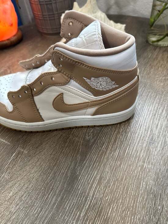 Air Jordan 1 Mid 'Tan Gum' Hemp White 554724-271 - Picture 2 of 14